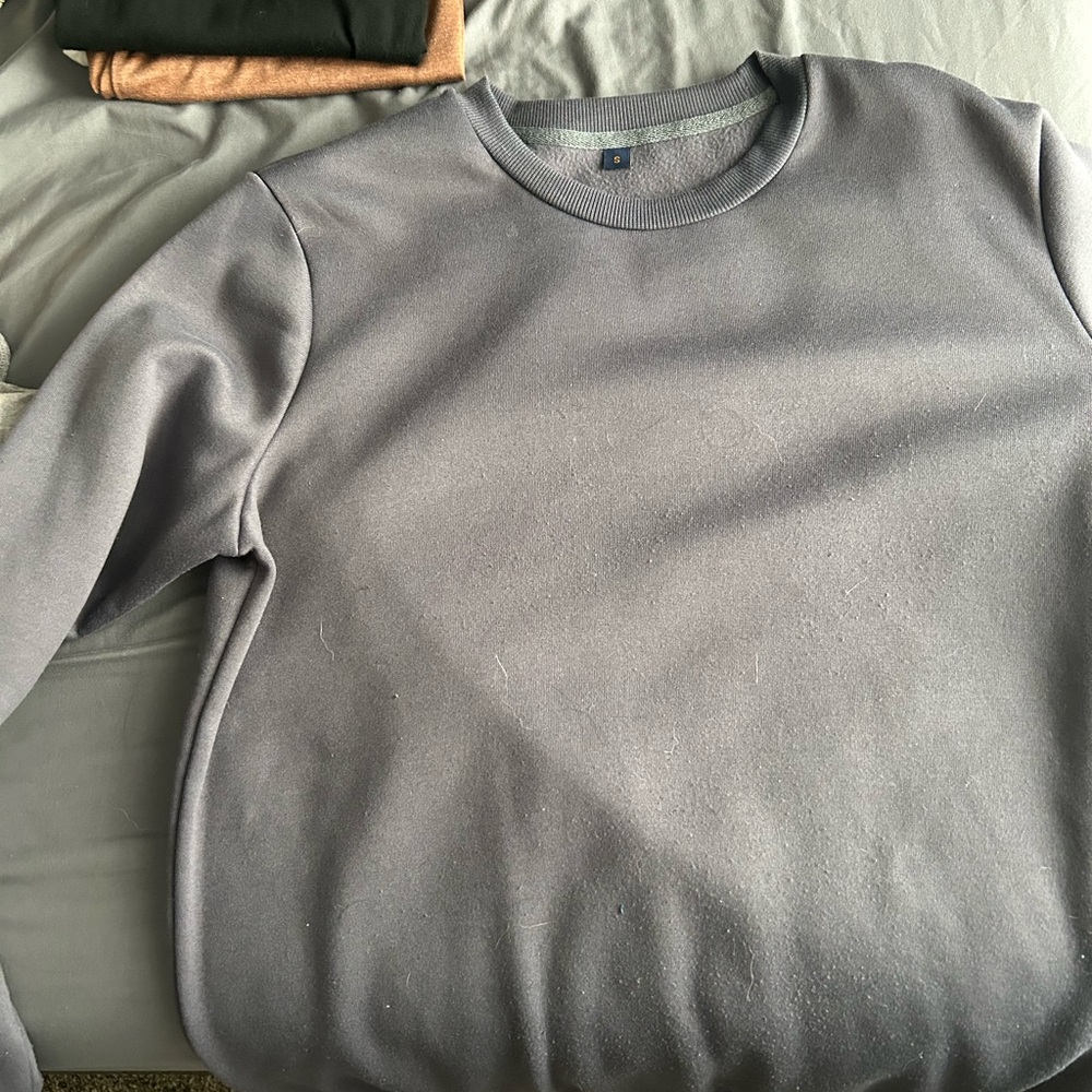 Woman’s Gray Crewneck
